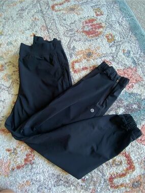 Lululemon Adapted State Joggers, size 6